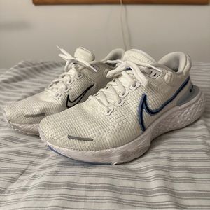 Nike Invincible Run 2 Road Running Shoes, Men’s 8.5